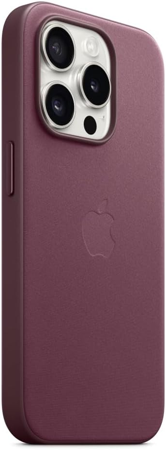 كڤر حماية FineWoven لهاتف iPhone 15 Pro Max يدعم MagSafe | لون توت بري كڤر حماية FineWoven لهاتف iPhone 15 Pro Max يدعم MagSafe | لون توت بري